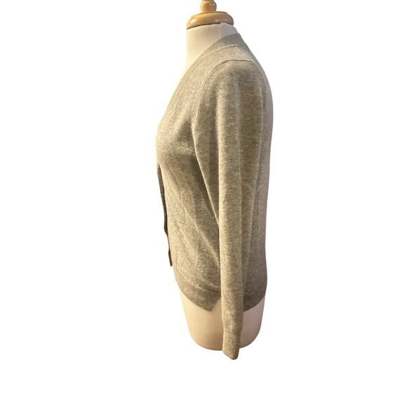 Women XS Uniqlo 100% Cashmere Wool Gray Cardigan Sweater Button Layering - Picture 3 of 6